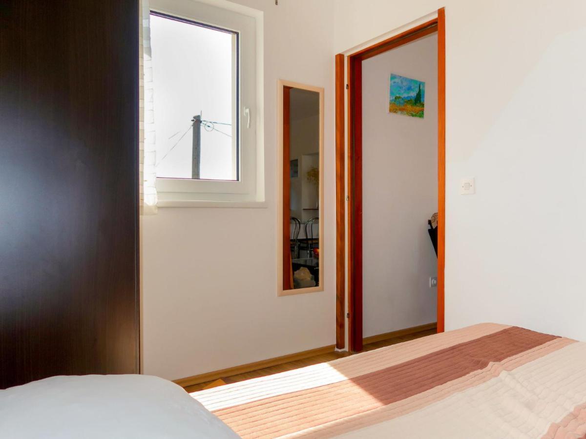 Apartment Andjelka - KRK310 Malinska Kültér fotó